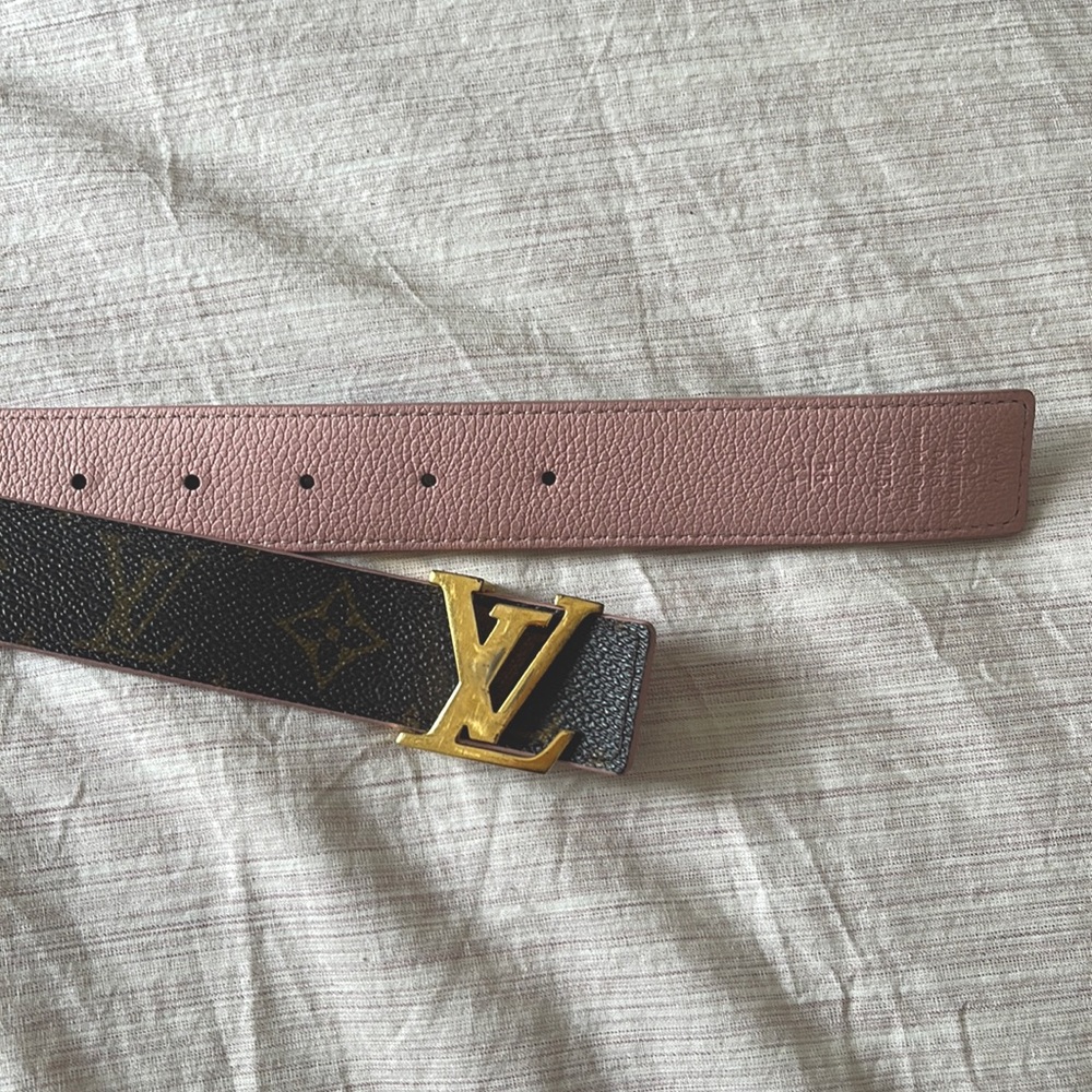 Louis Vuitton belt! Only worn a few times. Size 35/34. Message me for details!